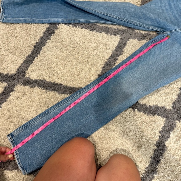 Abercrombie & Fitch Curve Love Ultra High Rise 90s Straight Jean - Picture 4 of 6